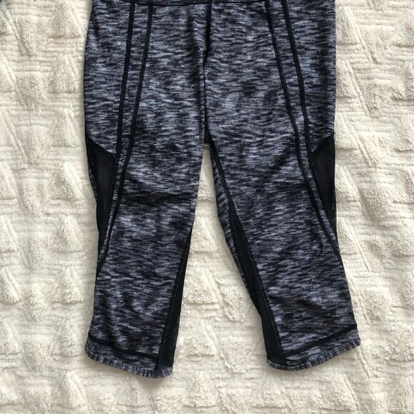 Lululemon Drop It Like It's Hot Crop Leggings in Dramatic Static White Black - Picture 4 of 8